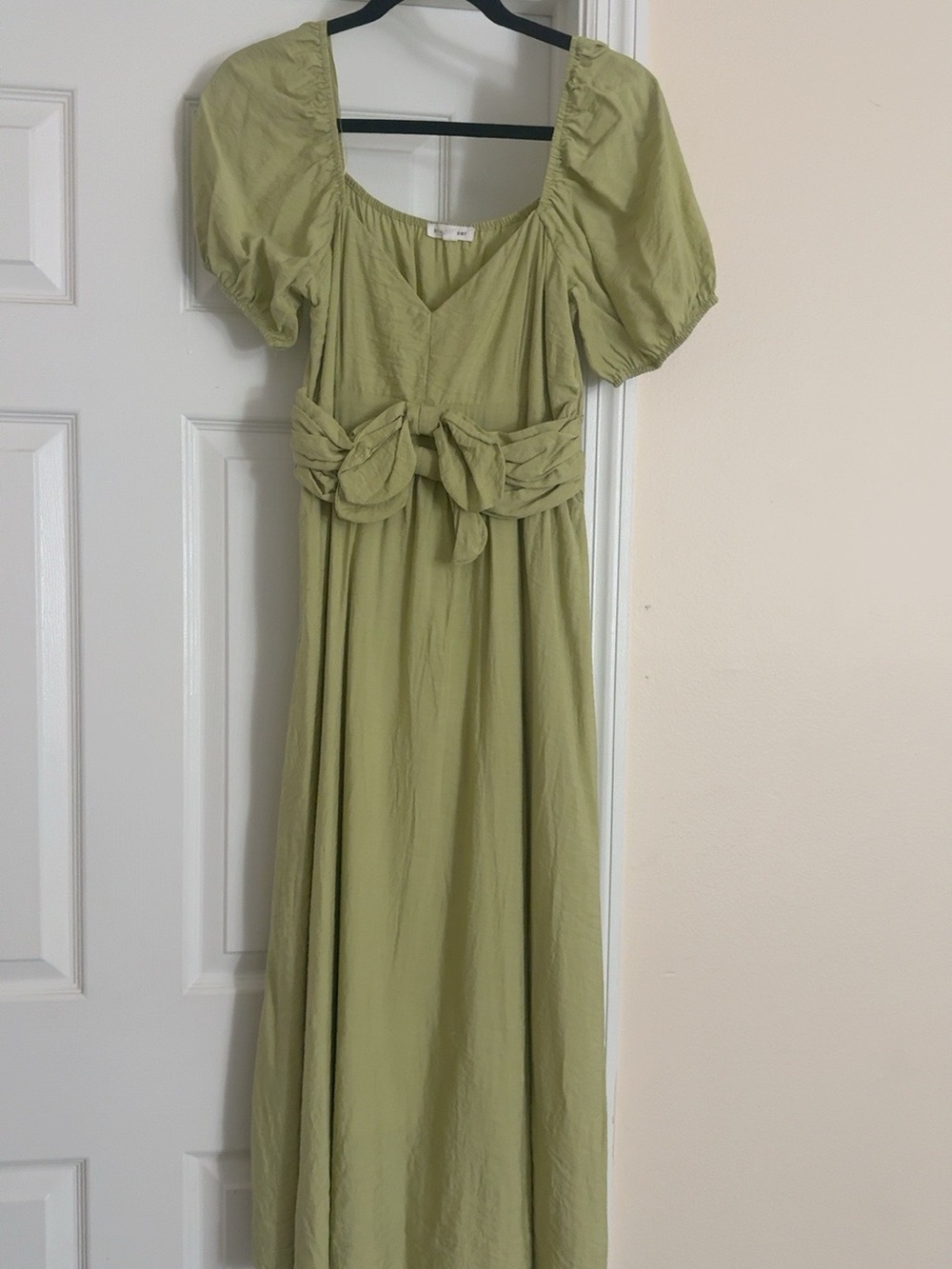 Blu Pepper Front Bow Sweetheart Neck Puff Sleeve Midi Dress